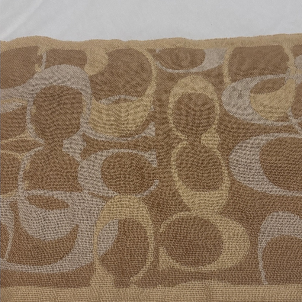 Coach Tan & Cream logo Patterned rectangle fringe scarf 100% Merino wool classic - Picture 9 of 11